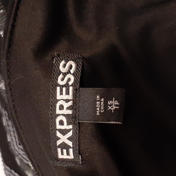 EXPRESS SKIRT - Picture 5 of 6